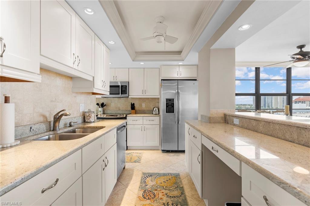 260 Seaview CT # 1006