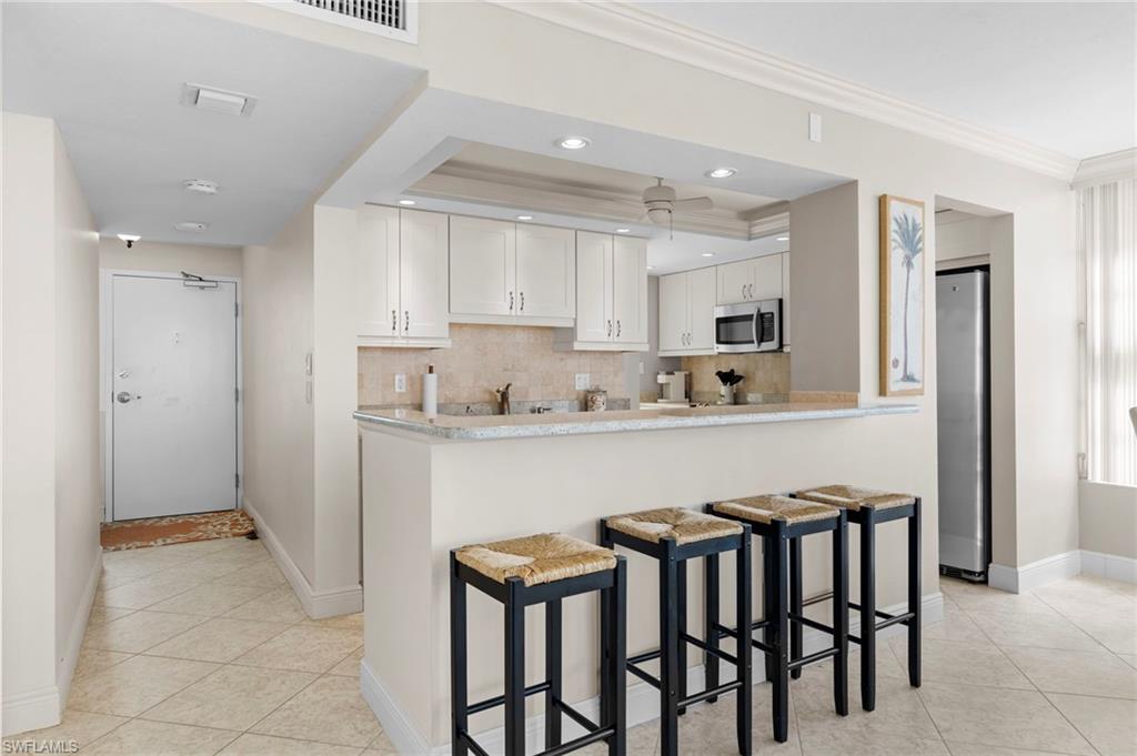 260 Seaview CT # 1006