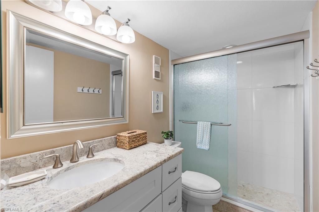 260 Seaview CT # 1006