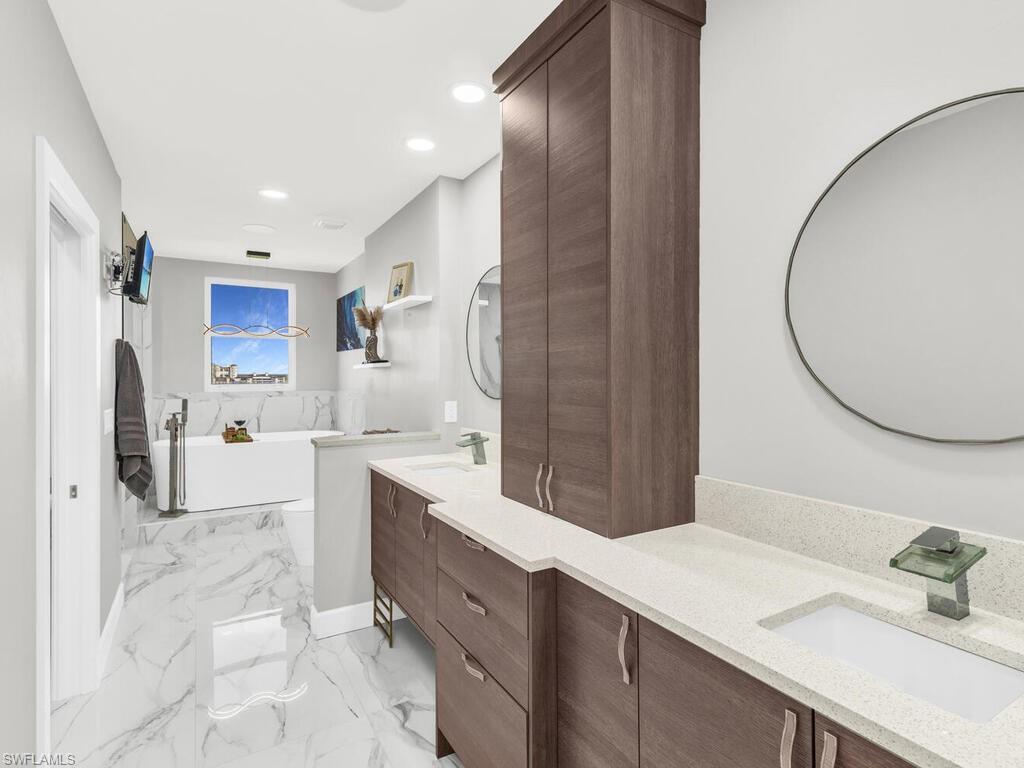 3000 Royal Marco WAY # 618 Unit: 3-618