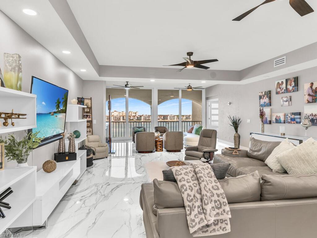 3000 Royal Marco WAY # 618 Unit: 3-618