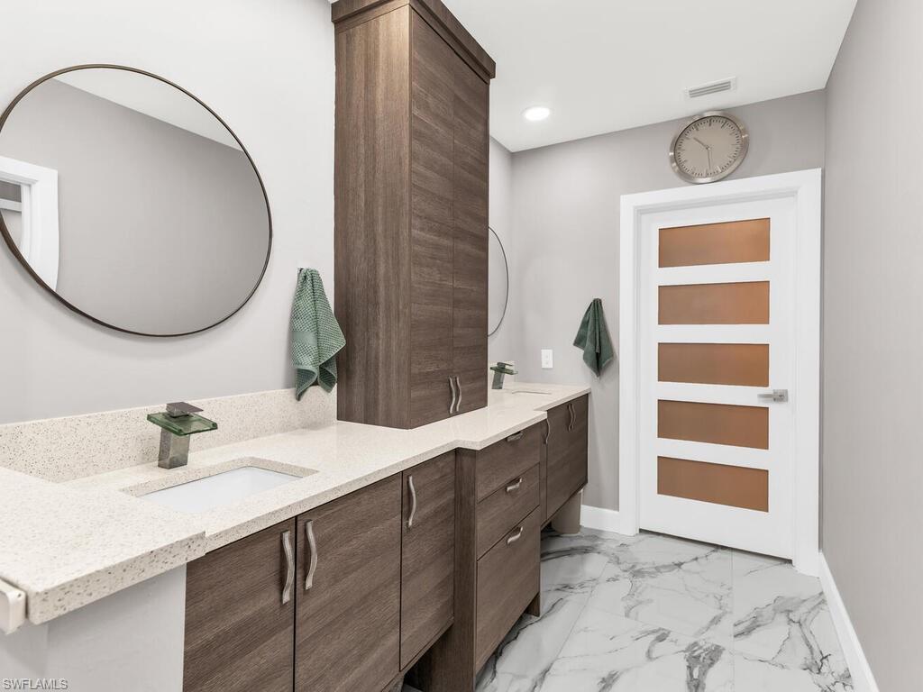 3000 Royal Marco WAY # 618 Unit: 3-618