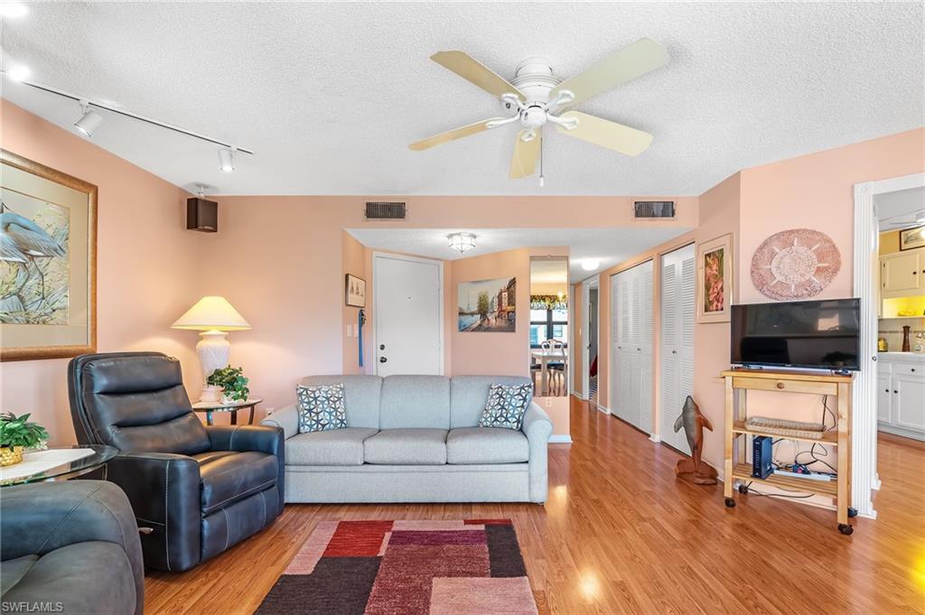 1502 Mainsail DR # 8