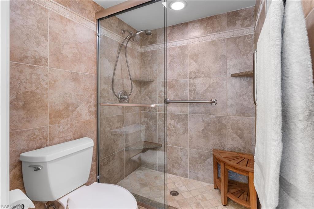 320 Seaview CT # 511 Unit: 2-511