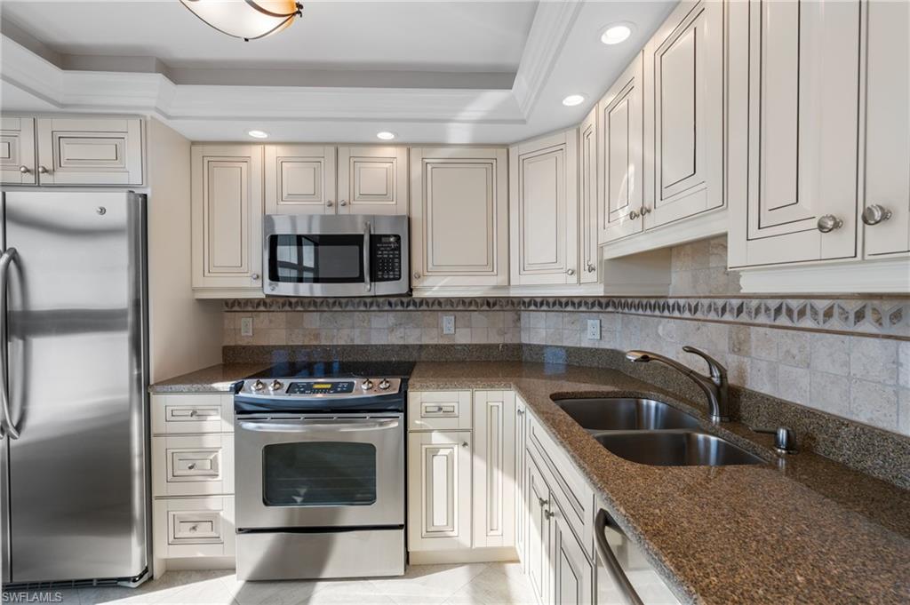 320 Seaview CT # 511 Unit: 2-511