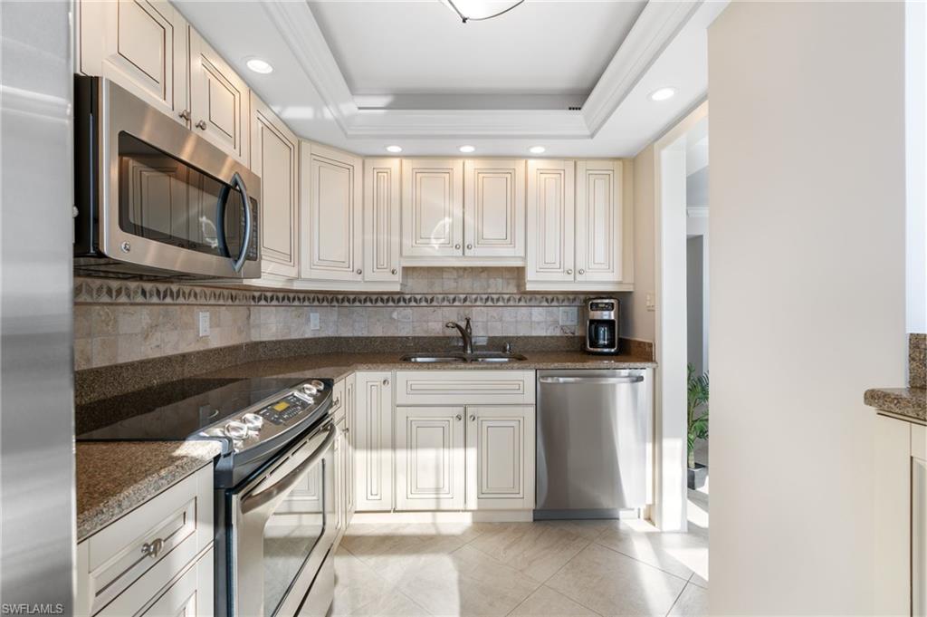 320 Seaview CT # 511 Unit: 2-511