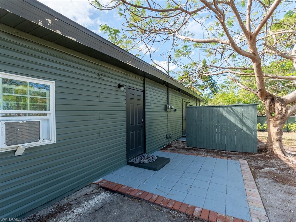 634, 642, 650 6th AVE