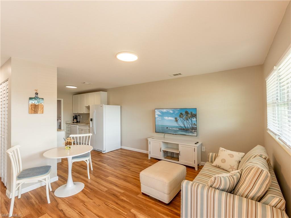 634, 642, 650 6th AVE