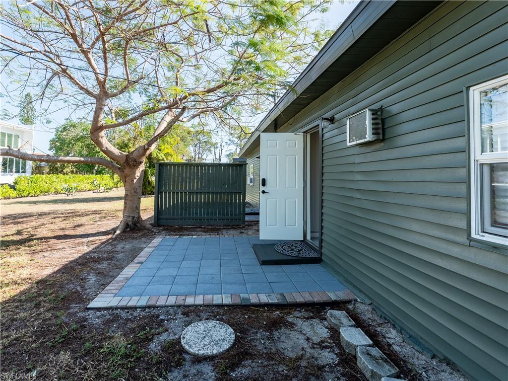 634, 642, 650 6th AVE