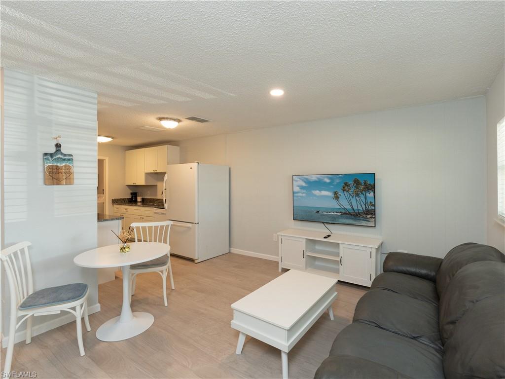 634, 642, 650 6th AVE