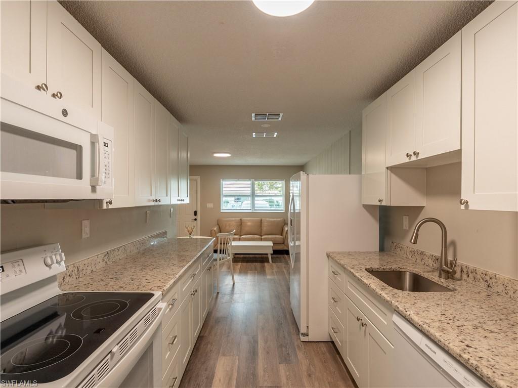 634, 642, 650 6th AVE