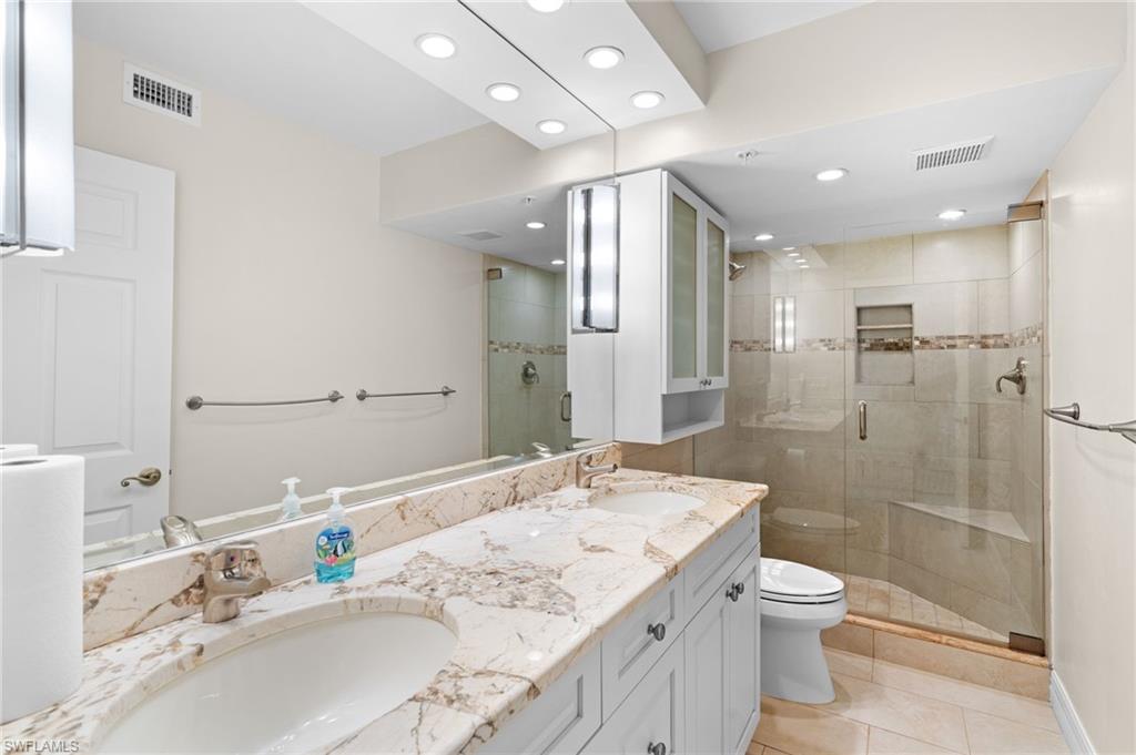 870 Collier CT # 306