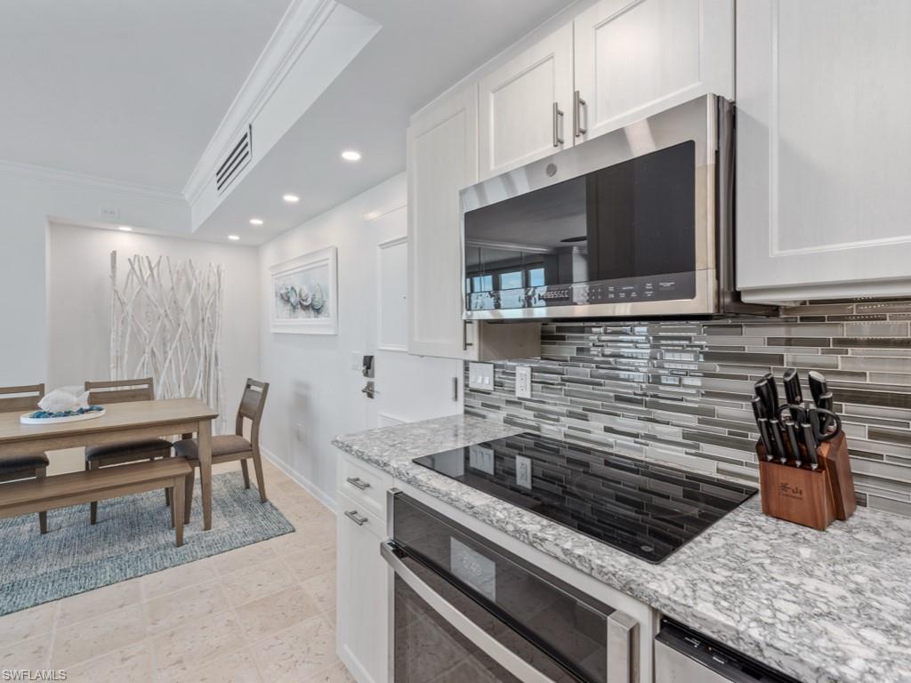 140 Seaview CT # 1703N