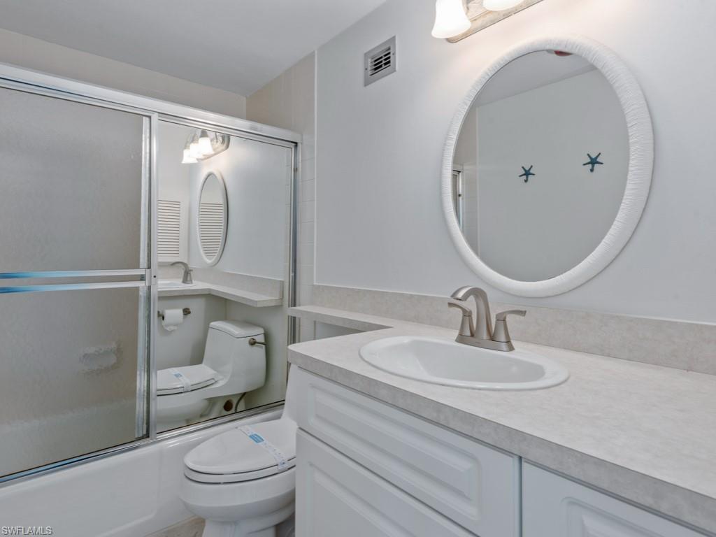 140 Seaview CT # 1703N