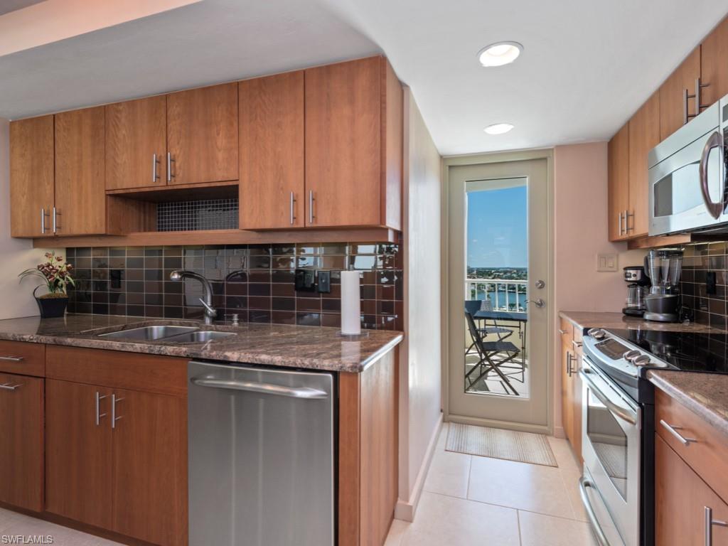 260 Seaview CT # 1106
