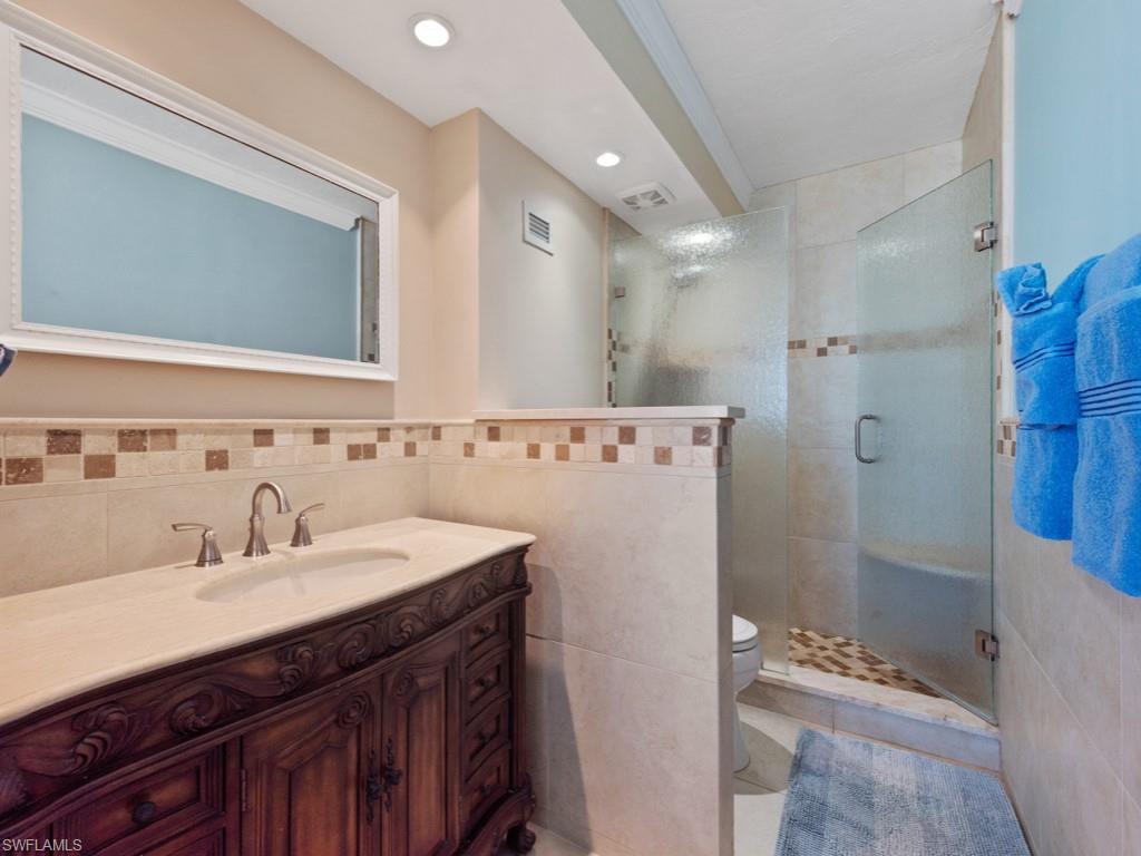 140 Seaview CT # 602S