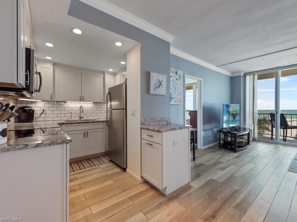 140 Seaview CT # 602S