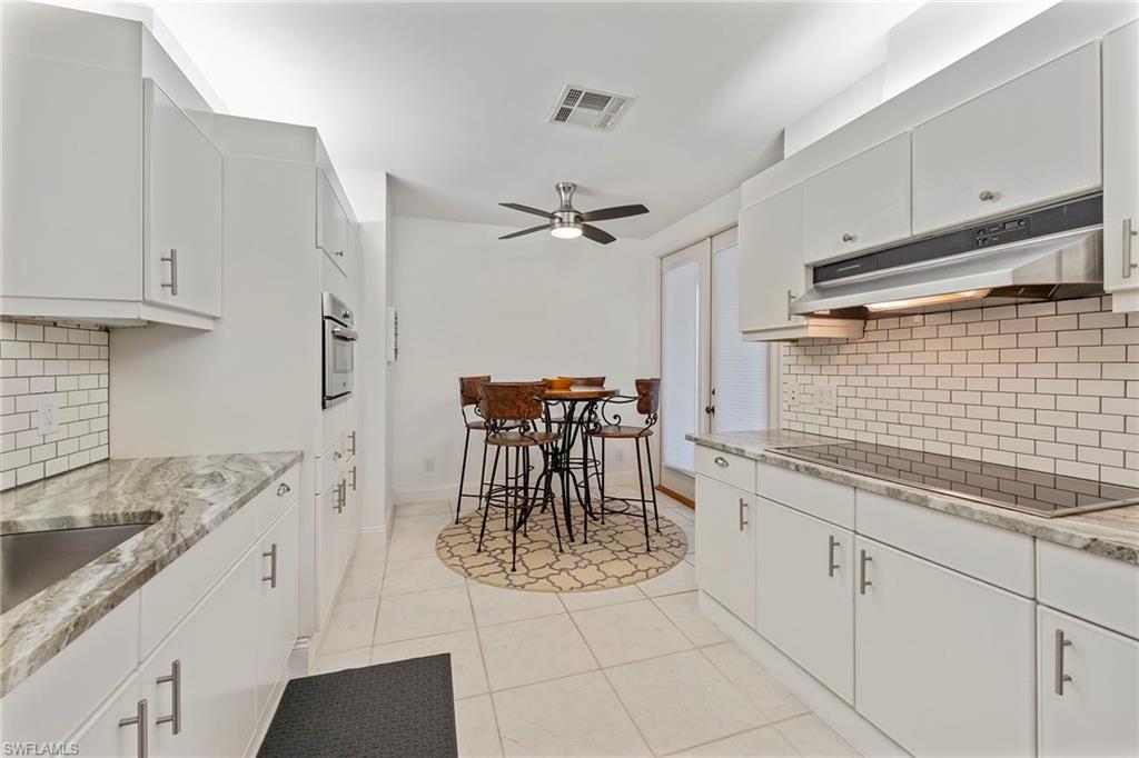 2000 Royal Marco WAY # 607