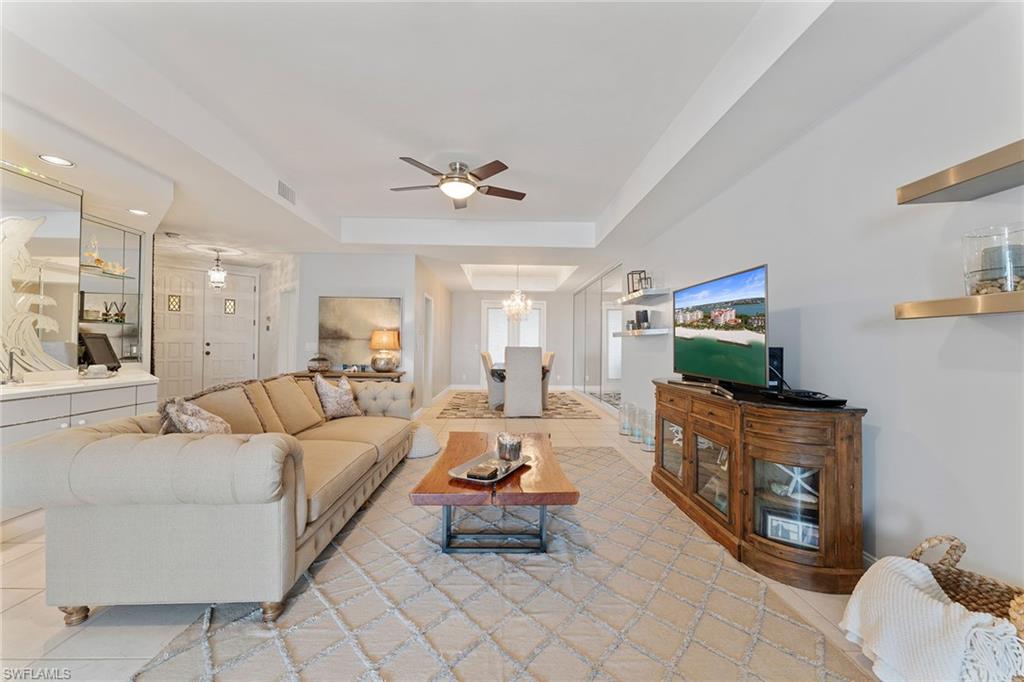 2000 Royal Marco WAY # 607