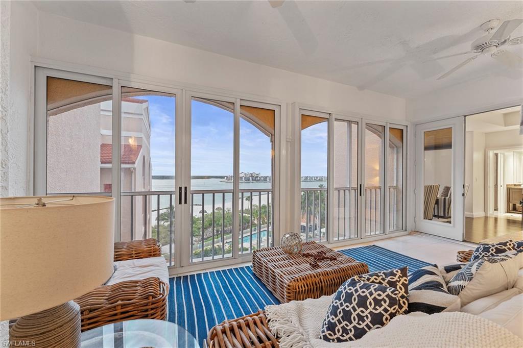 2000 Royal Marco WAY # 607