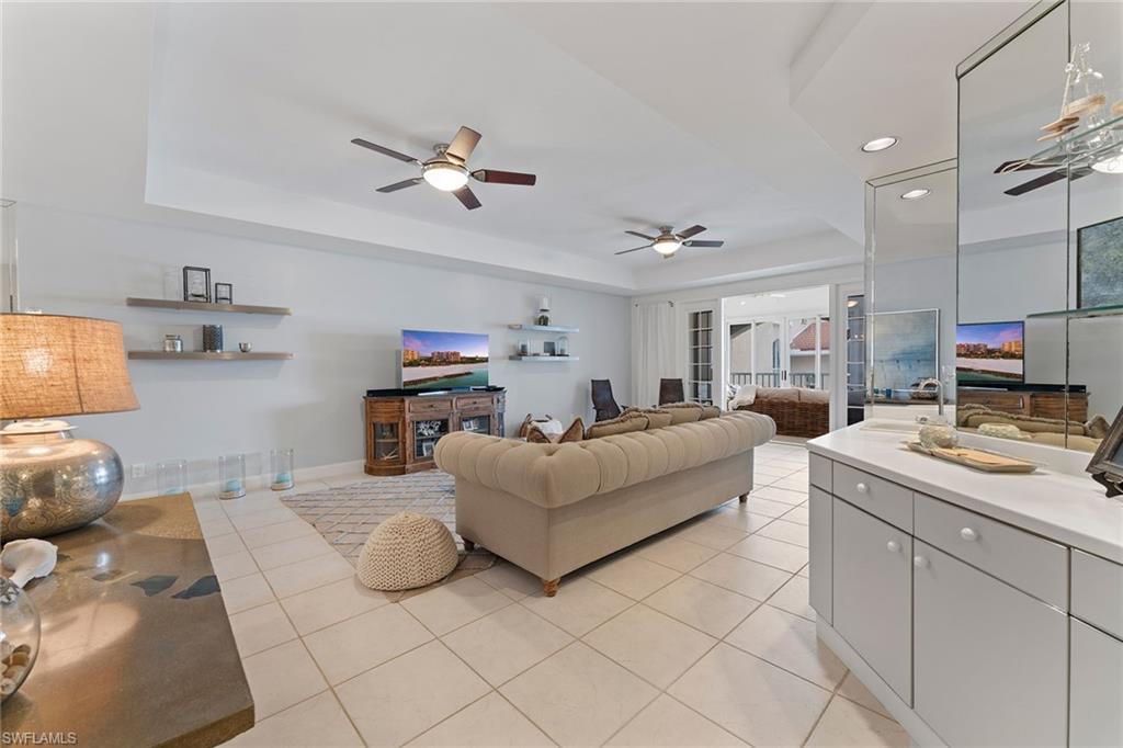 2000 Royal Marco WAY # 607