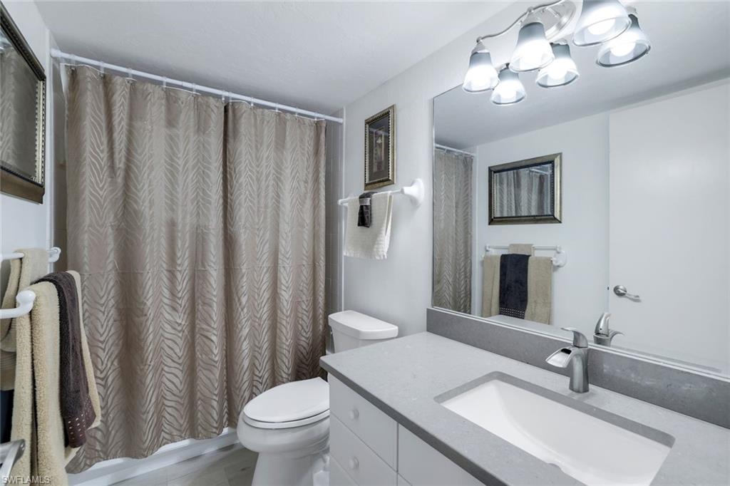 320 Seaview CT # 308 Unit: 2-308