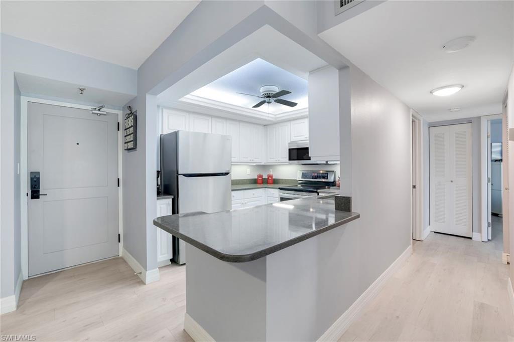 320 Seaview CT # 308 Unit: 2-308