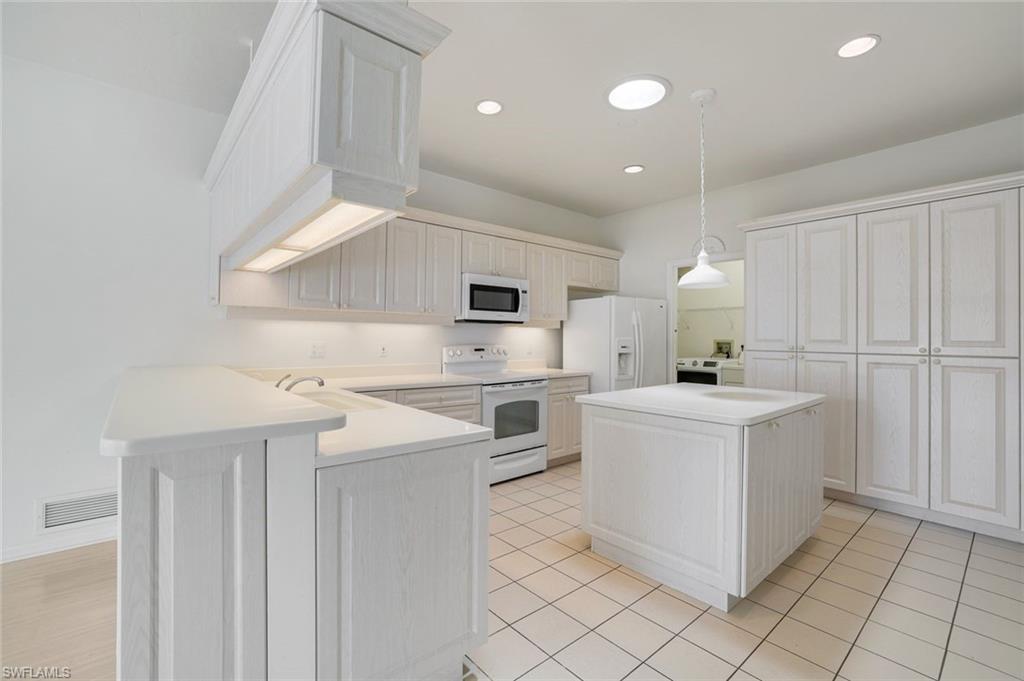 1895 Woodbine CT