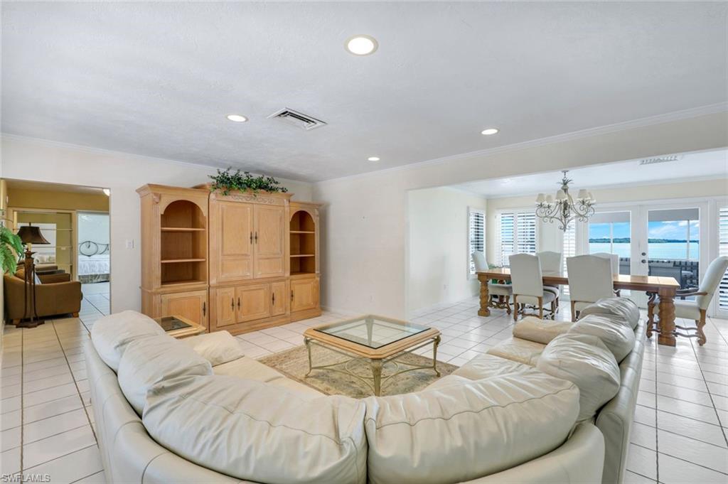 1268 Laurel CT