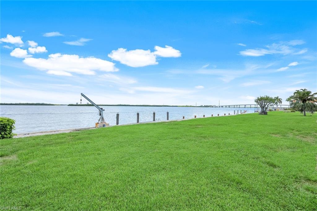 1268 Laurel CT