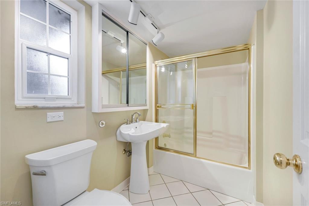 1268 Laurel CT
