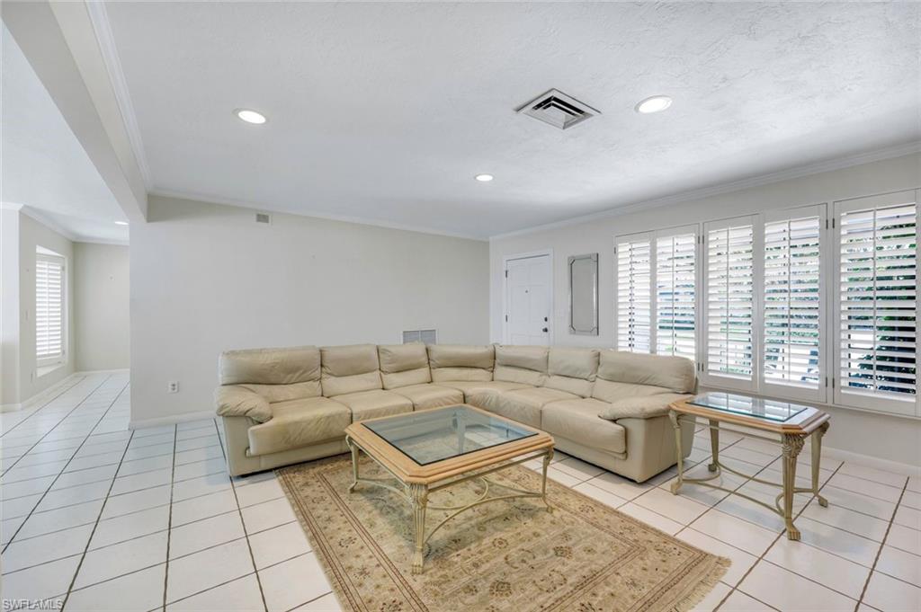 1268 Laurel CT
