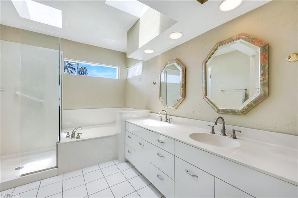 1268 Laurel CT