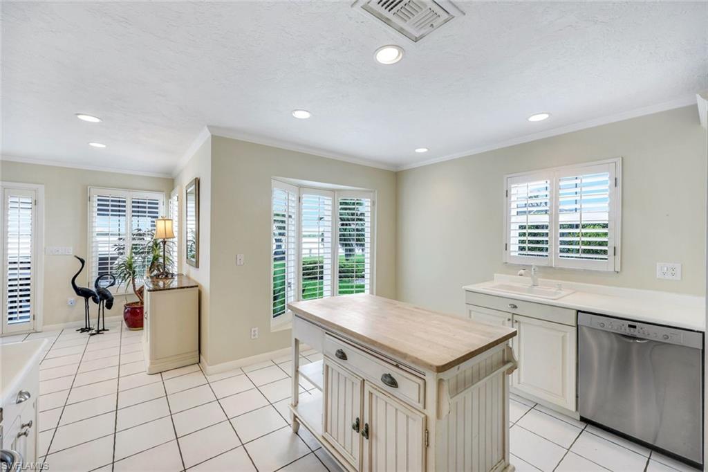 1268 Laurel CT