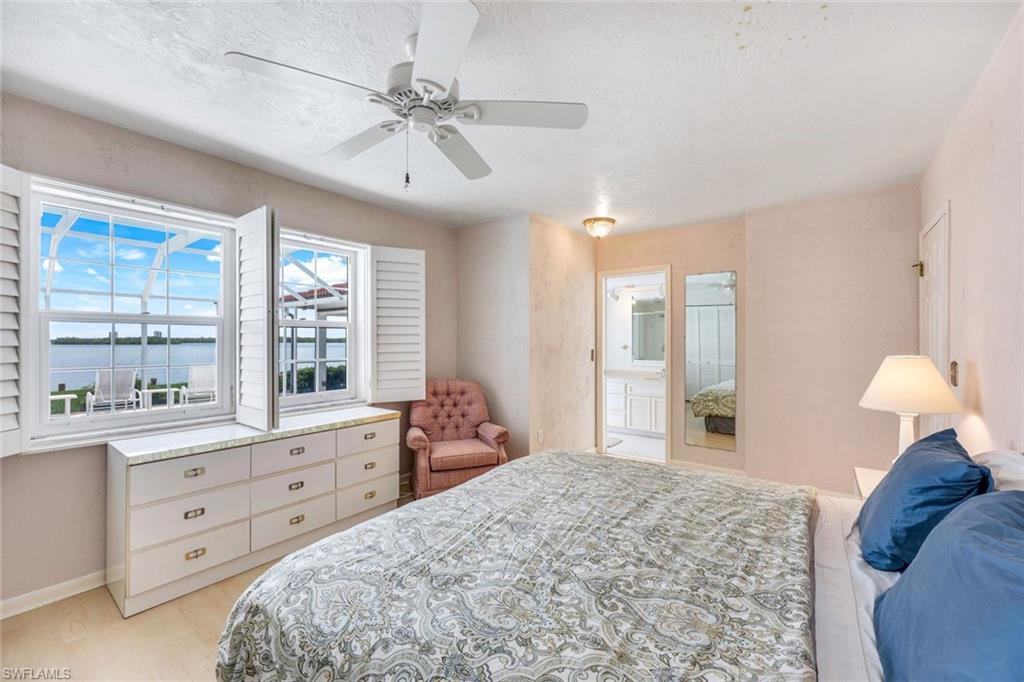 1268 Laurel CT