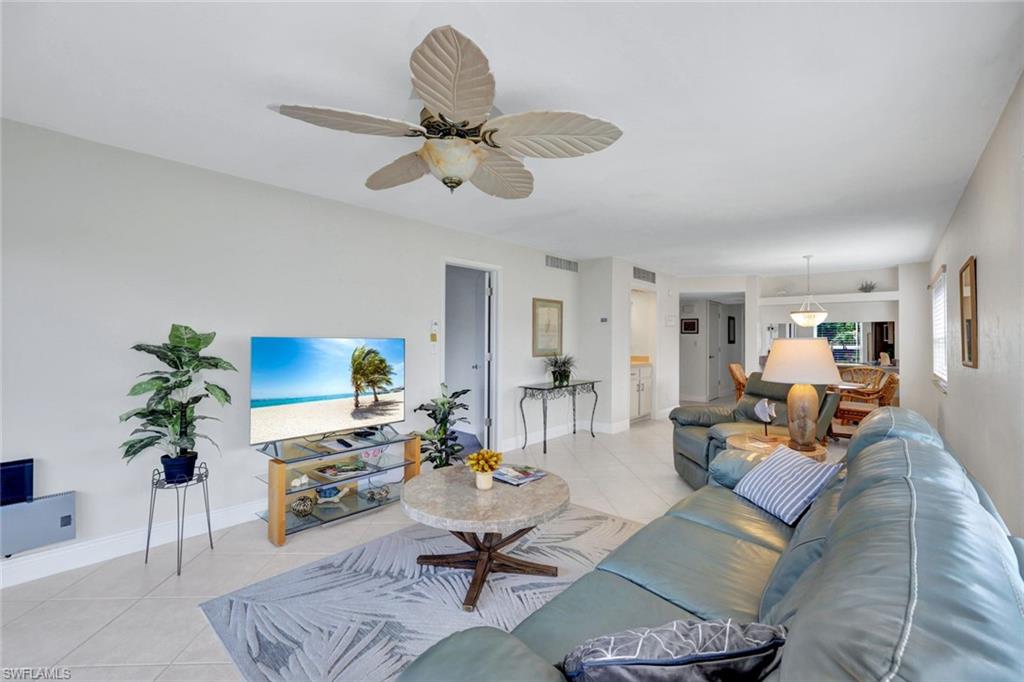 1041 Swallow AVE # 202