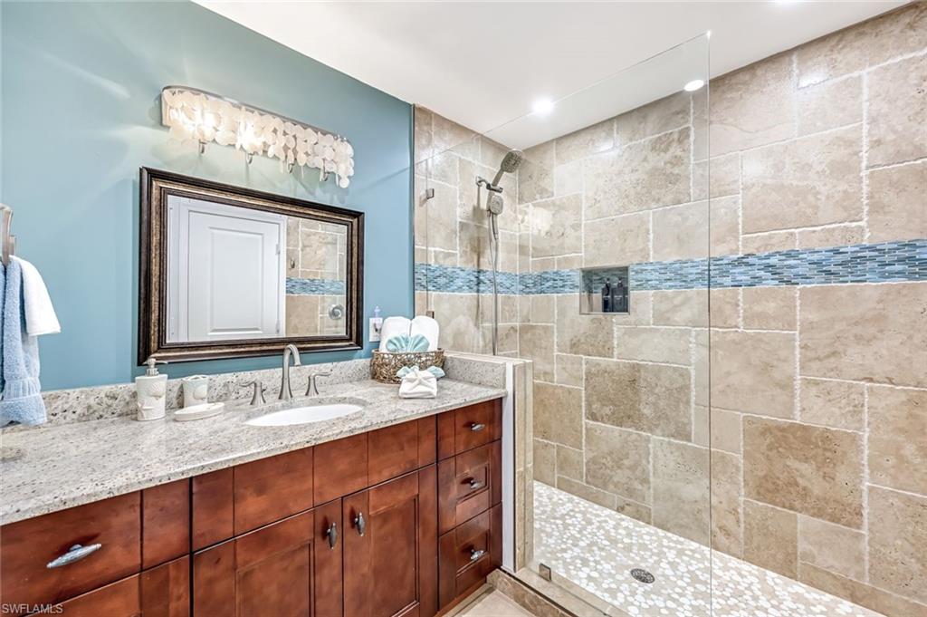 581 Spinnaker DR, MARCO ISLAND