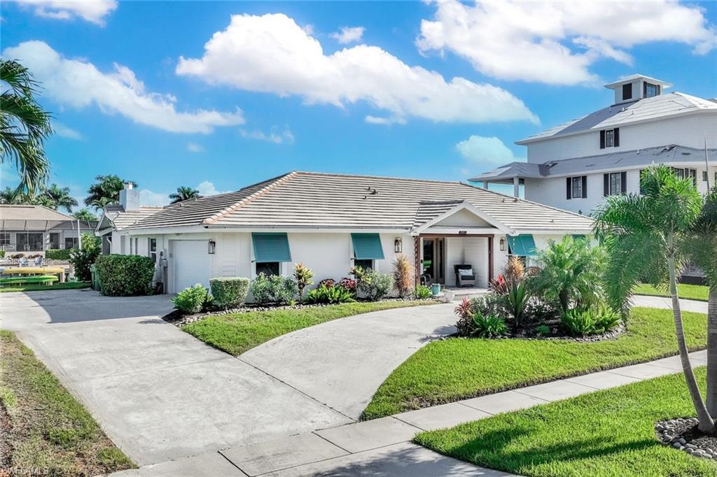 581 Spinnaker DR, MARCO ISLAND