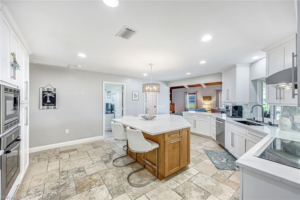 581 Spinnaker DR, MARCO ISLAND