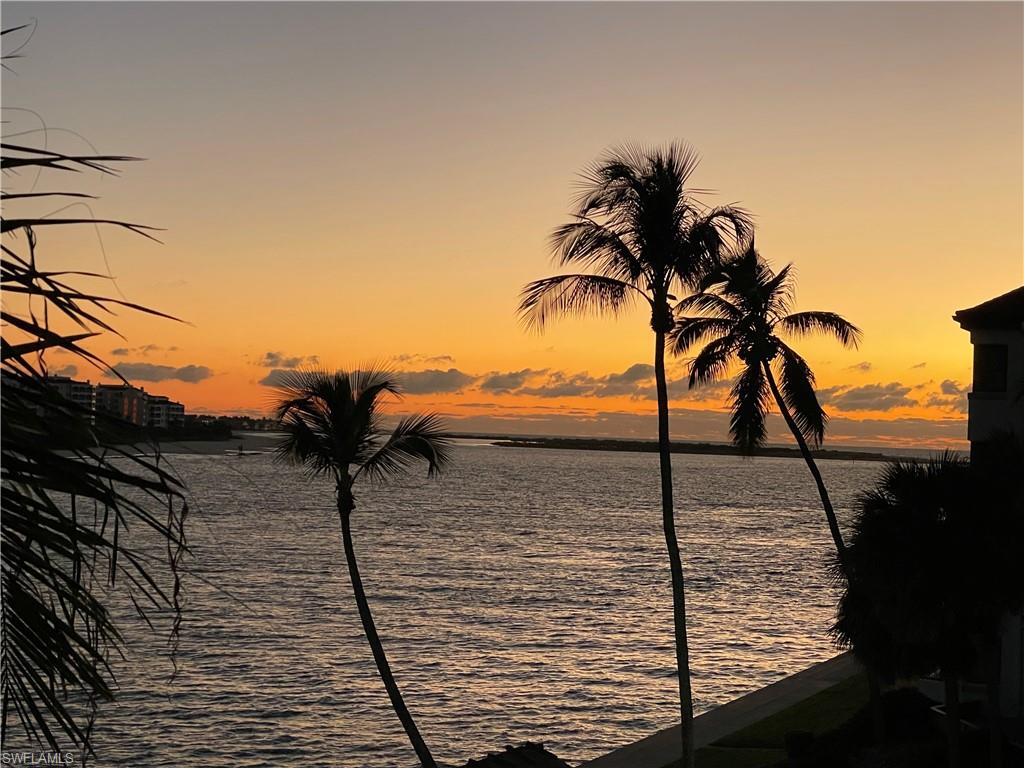 60 Pelican ST W # 407, NAPLES Unit: 407