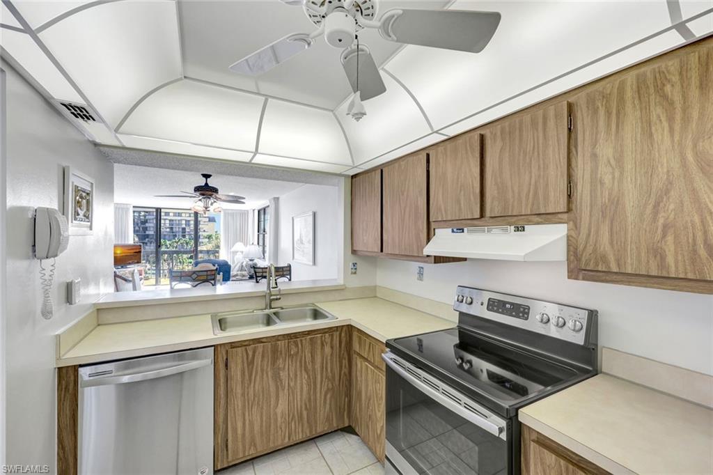 651 Seaview CT # B308, MARCO ISLAND Unit: B308