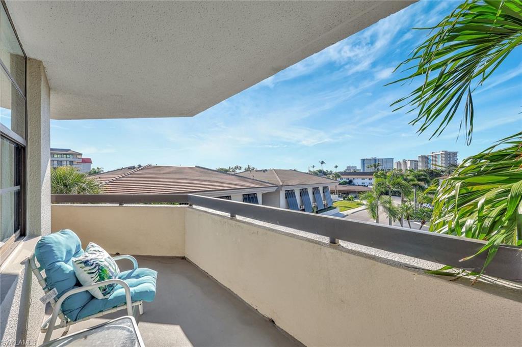 651 Seaview CT # B308, MARCO ISLAND Unit: B308