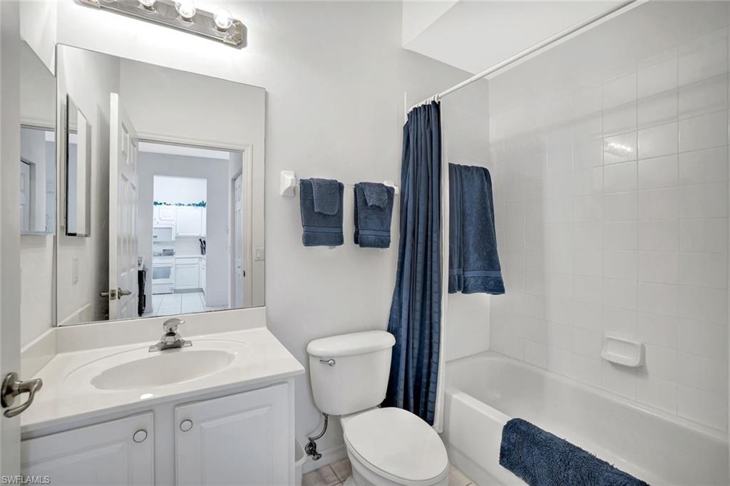 3972 Bishopwood CT E # 203 Unit: 2-203