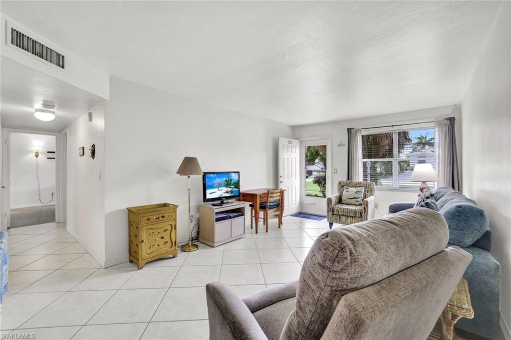 1047 Hartley AVE # 102