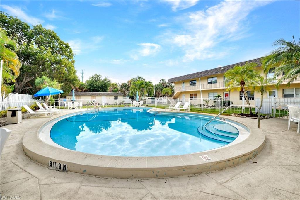 1047 Hartley AVE # 102