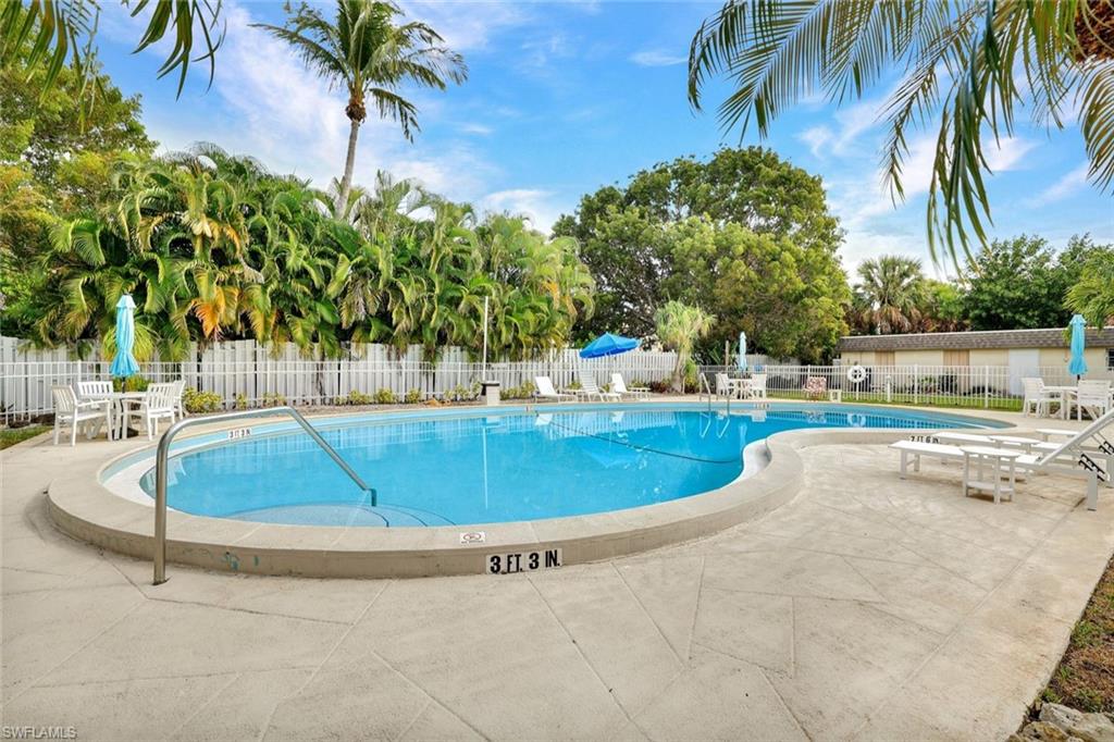 1047 Hartley AVE # 102