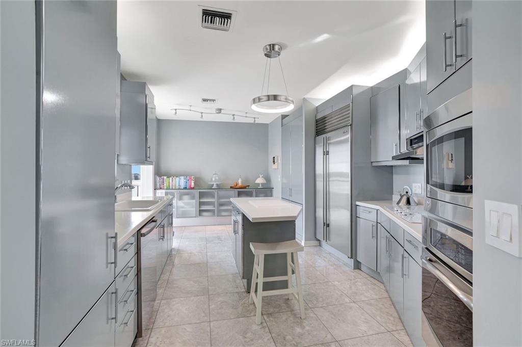 2000 Royal Marco WAY # 610 Unit: 2-610