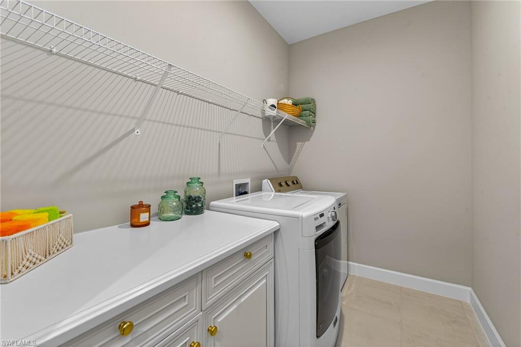 8025 Calle Canovas CT