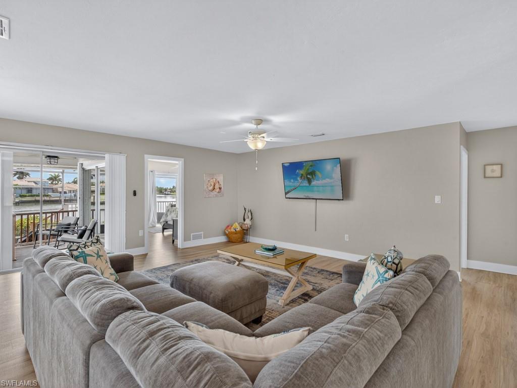 1585 Jamaica CT