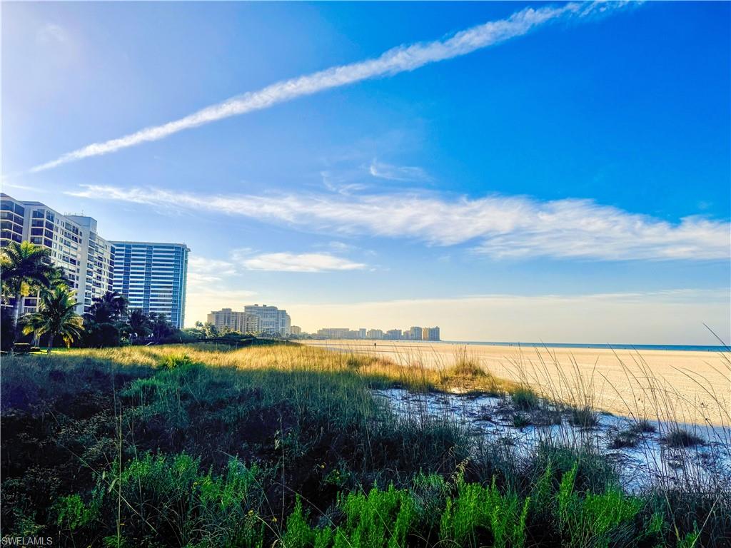 180 Seaview CT 215